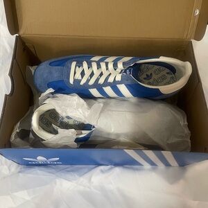 Adidas Men's Classic Blue and White Sneakers